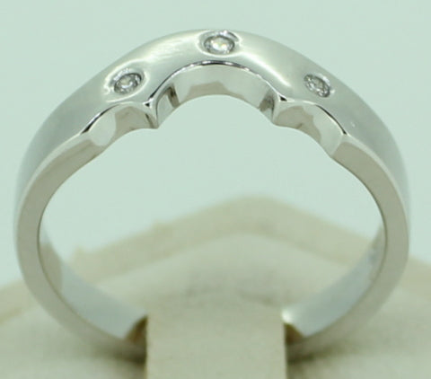 18 Carat White Gold Handmade 3 x 0.015ct Diamond F/VS2 Fitted Ring