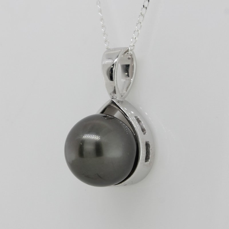 9 Carat White Gold 10.5mm Tahitian Pearl A+ Pendant