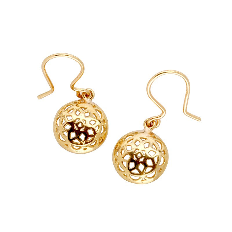 9 Carat Yellow Gold 10mm Domed Filigree Round Earrings on Shepherd Hook