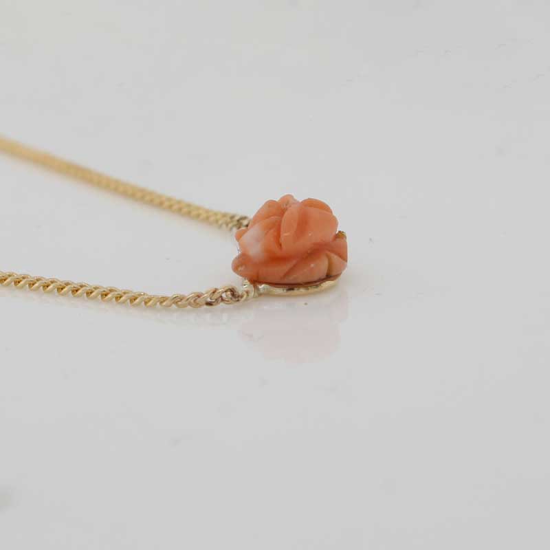 9 Carat Yellow Gold 40cm Fine Curb Chain with 6mm Carved Rose in Coral Necklet 