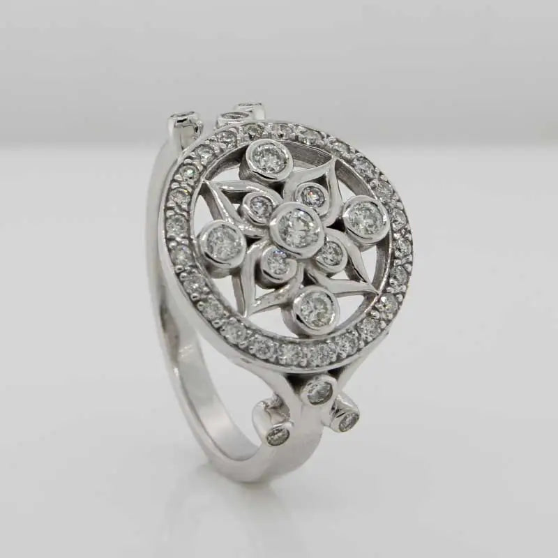 9 Carat White Gold Diamond Fancy Round Flower Pattern Dress Ring