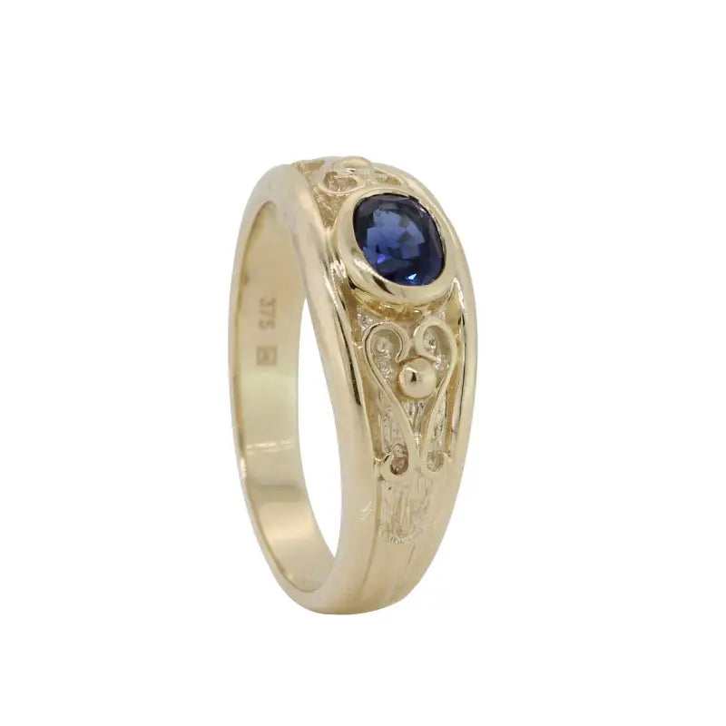 9 Carat Yelow Gold Oval Sapphire Ring