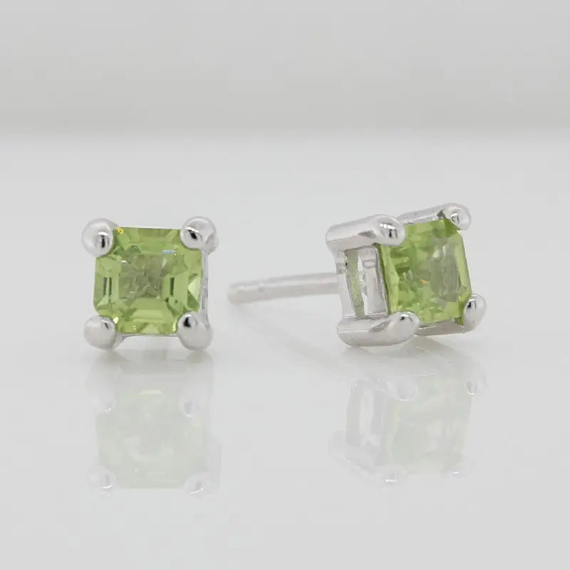 Sterling Silver 4mm Square Peridot Claw Set Stud Earrings